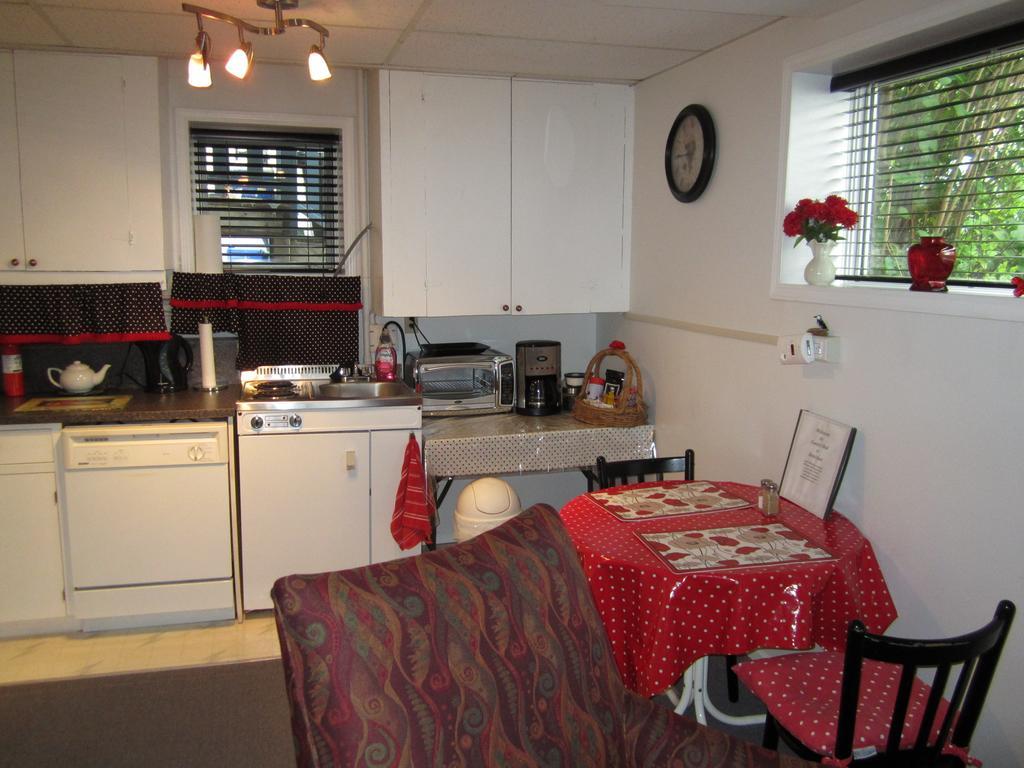 Casey'S Bed & Breakfast Whitehorse Rom bilde